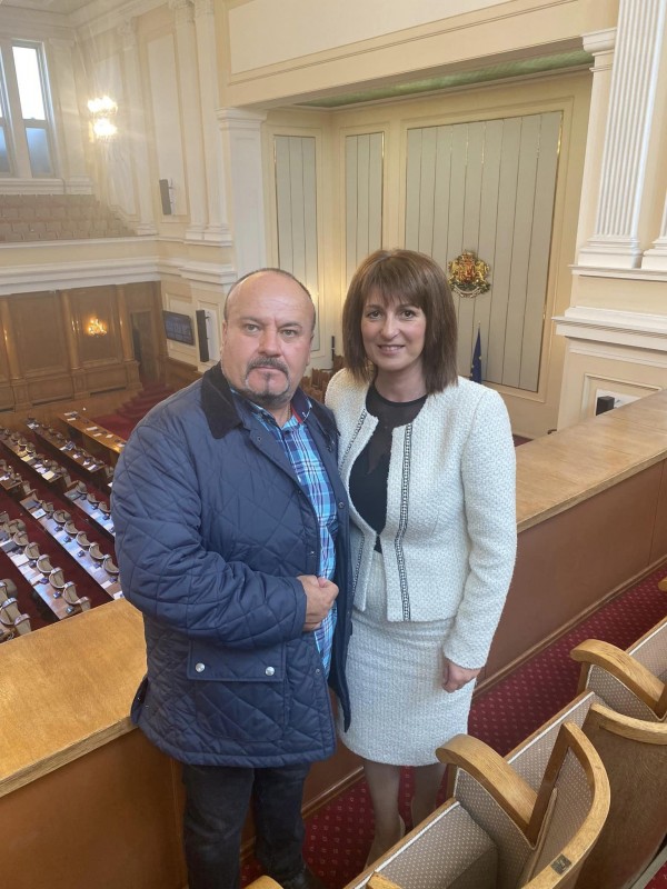 Кметове, общински съветници и част от екипа на общината посетиха Парламента