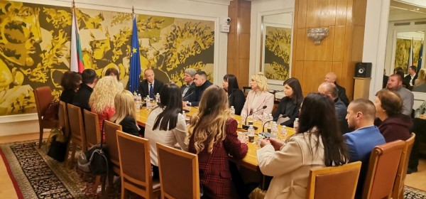 Кметове, общински съветници и част от екипа на общината посетиха Парламента