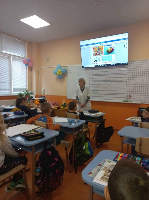 Първолаци в ОУ “Георги Кирков“ научиха за лекарската професия от д-р Рашева 