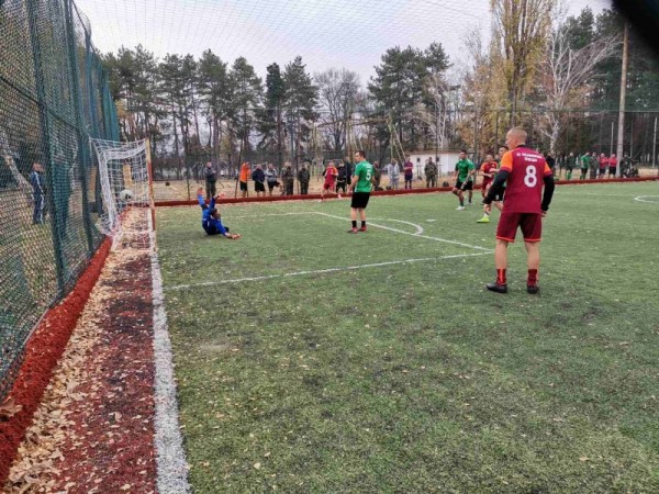 Казанлъшки военнослужещи с отличия и на футболния терен