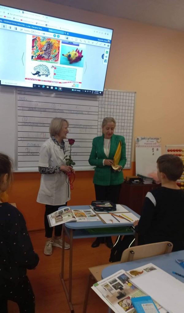 Първолаци в ОУ “Георги Кирков“ научиха за лекарската професия от д-р Рашева 