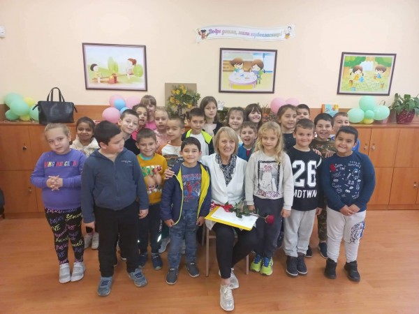 Първолаци в ОУ “Георги Кирков“ научиха за лекарската професия от д-р Рашева 