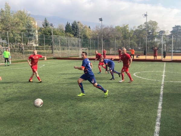 Казанлъшки военнослужещи с отличия и на футболния терен