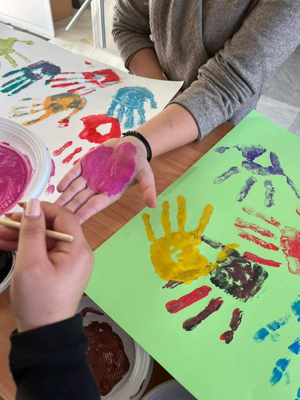 Учениците на ПГЛПТ “подадоха“ ръка в Деня на толерантността