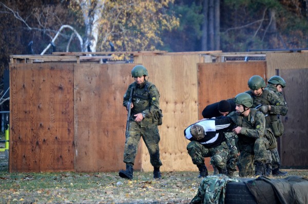 Над 1100 граждани и ученици посетиха 61 Стрямска механизирана бригада в Деня на отворените врати