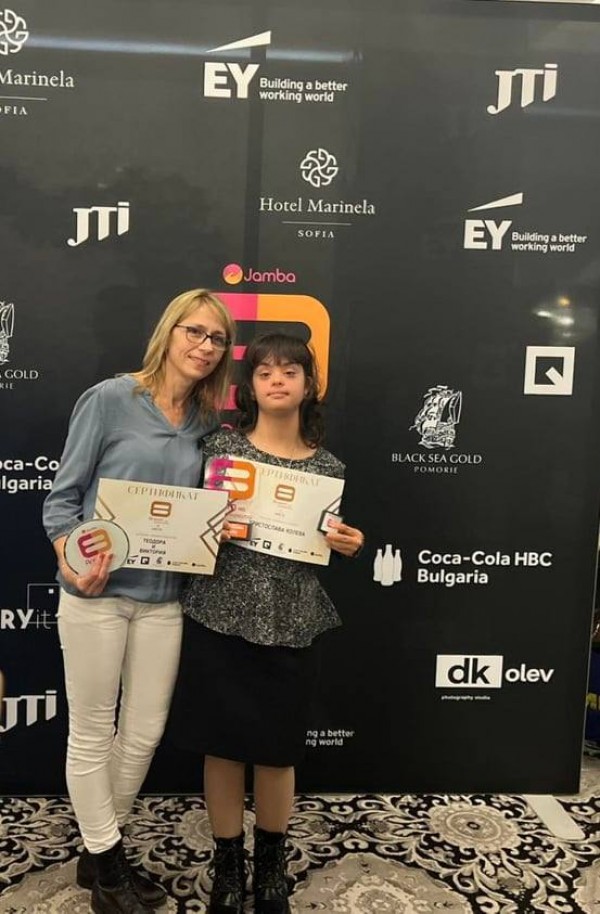 Треньорите по плуване на шампионката Христослава Колева, с отличие от конкурса “Агент на промяната 22 г.“