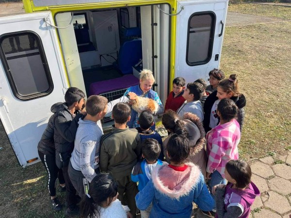 Образователната линейка за животни изпълни първата си мисия в с. Ръжена