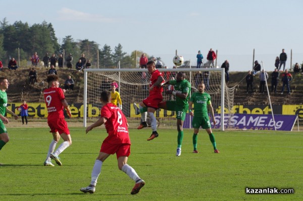 Розите загубиха от Лудогорец с 0:2, не без съдийска помощ