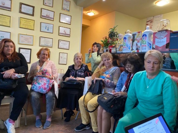 Дамите от Кралство Хармония опитаха най-скъпия хиалуронов шот