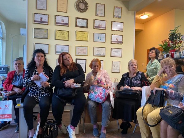 Дамите от Кралство Хармония опитаха най-скъпия хиалуронов шот