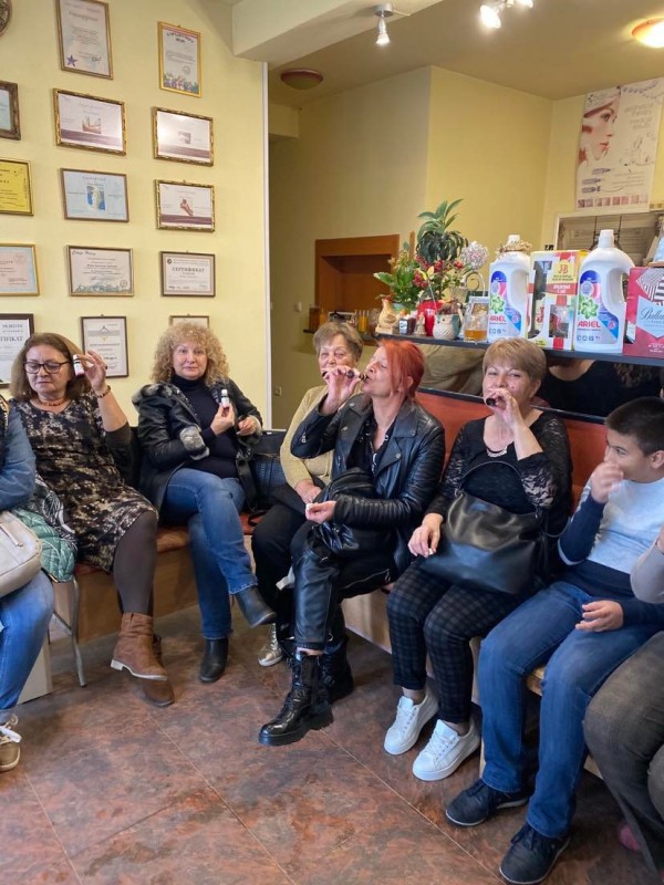 Дамите от Кралство Хармония опитаха най-скъпия хиалуронов шот