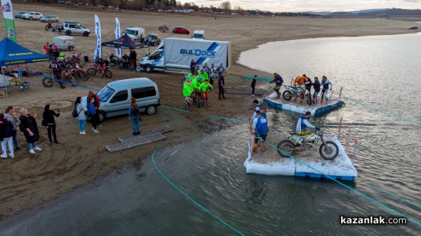 Над 400 мотора и АТВ-та стартираха в ендуро състезанието на яз. Копринка в събота