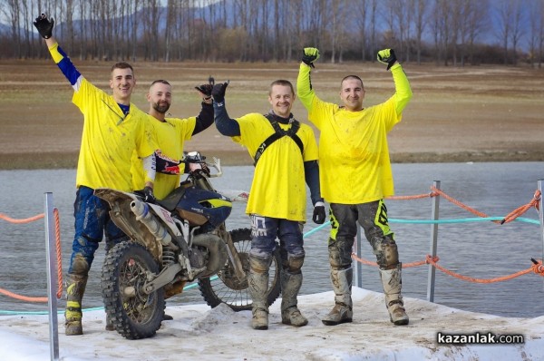 Над 400 мотора и АТВ-та стартираха в ендуро състезанието на яз. Копринка в събота