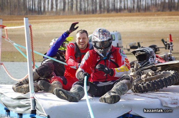 Над 400 мотора и АТВ-та стартираха в ендуро състезанието на яз. Копринка в събота