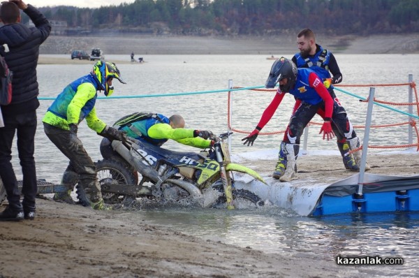 Над 400 мотора и АТВ-та стартираха в ендуро състезанието на яз. Копринка в събота