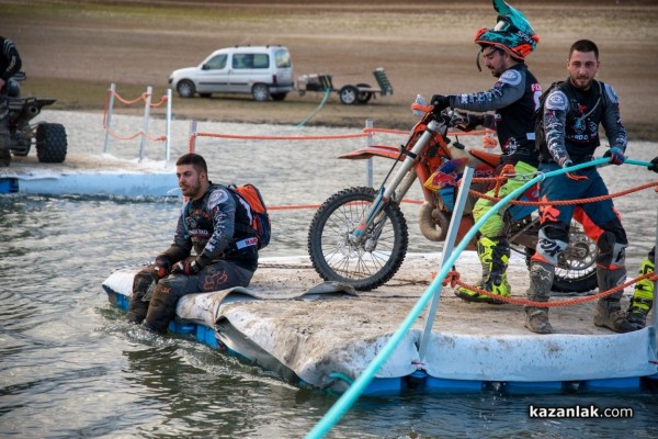 Над 400 мотора и АТВ-та стартираха в ендуро състезанието на яз. Копринка в събота