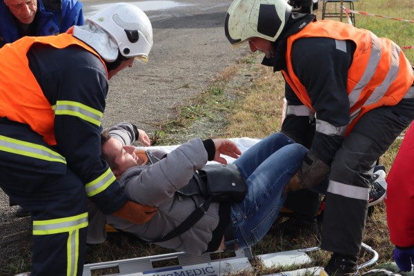 Верижна катастрофа с 4 коли, бус и цистерна - демонстрация показа как се действа при такъв тежък инцидент