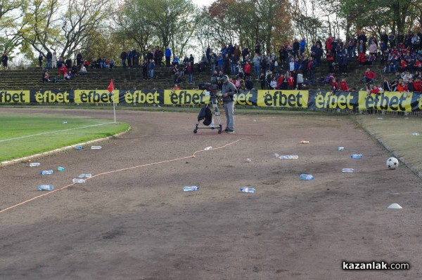 Наказаха Розите за хвърлянето на предмети след мача с Лудогорец