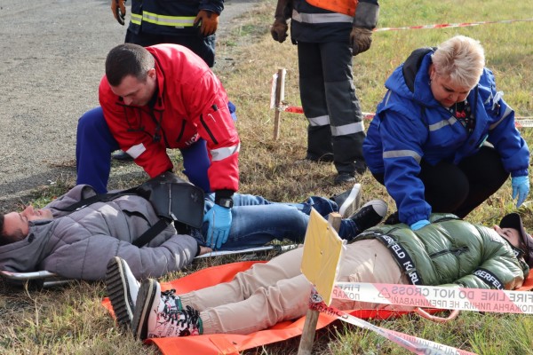 Верижна катастрофа с 4 коли, бус и цистерна - демонстрация показа как се действа при такъв тежък инцидент