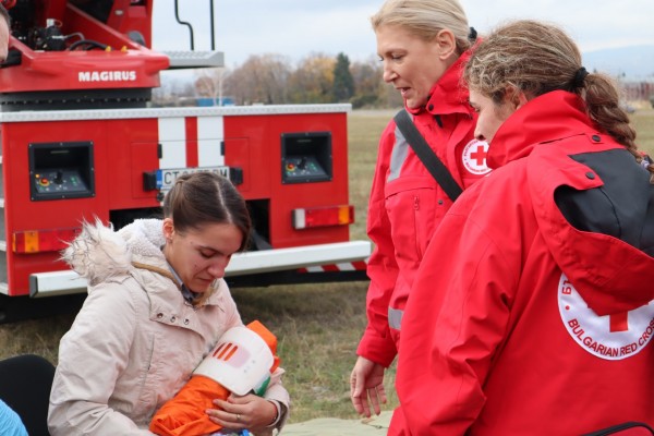 Верижна катастрофа с 4 коли, бус и цистерна - демонстрация показа как се действа при такъв тежък инцидент