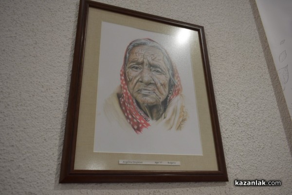 Отличиха Ангелина Стойкова със специална награда в световния конкурс „Малък Зограф“