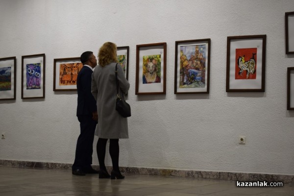 Отличиха Ангелина Стойкова със специална награда в световния конкурс „Малък Зограф“