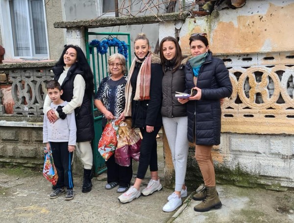 За поредна година млада казанлъчанка организира инициативата “Помогни в нужда“