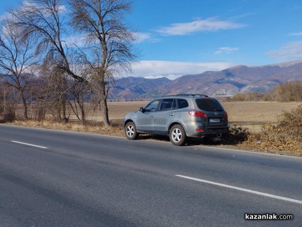Верижна катастрофа с три коли край разклона за Дунавци / ОБНОВЕНА