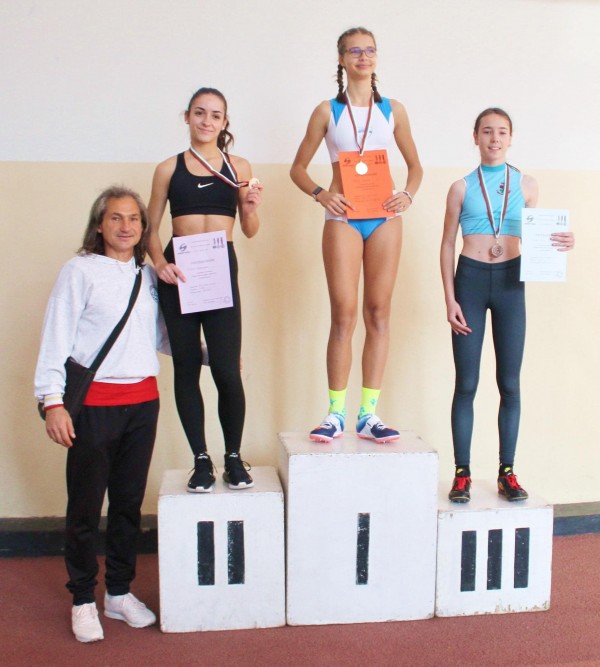 Атлетите от СКА “Пендарева “ с блестящо представяне във Велико Търново