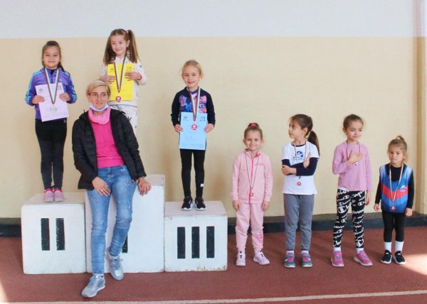 Атлетите от СКА “Пендарева “ с блестящо представяне във Велико Търново