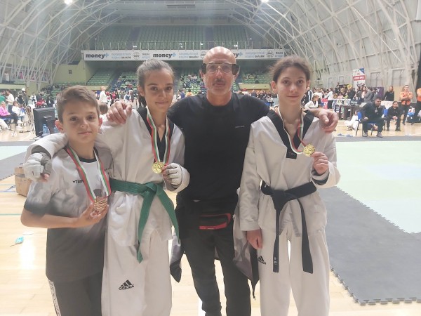27 медала грабнаха казанлъшките таекуондисти на международен турнир в Пловдив 