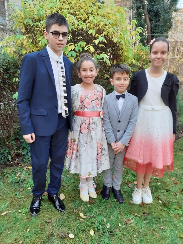 Казанлъшките пианисти се завърнаха с високи отличия от национален конкурс в София 