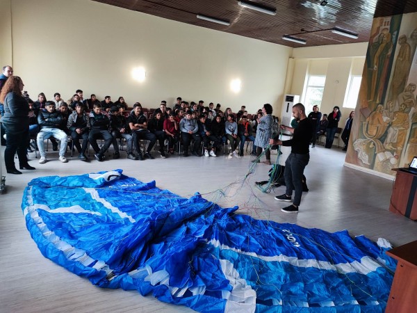 Как един парапланерист “кацна“ в Ръжена