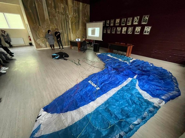 Как един парапланерист “кацна“ в Ръжена