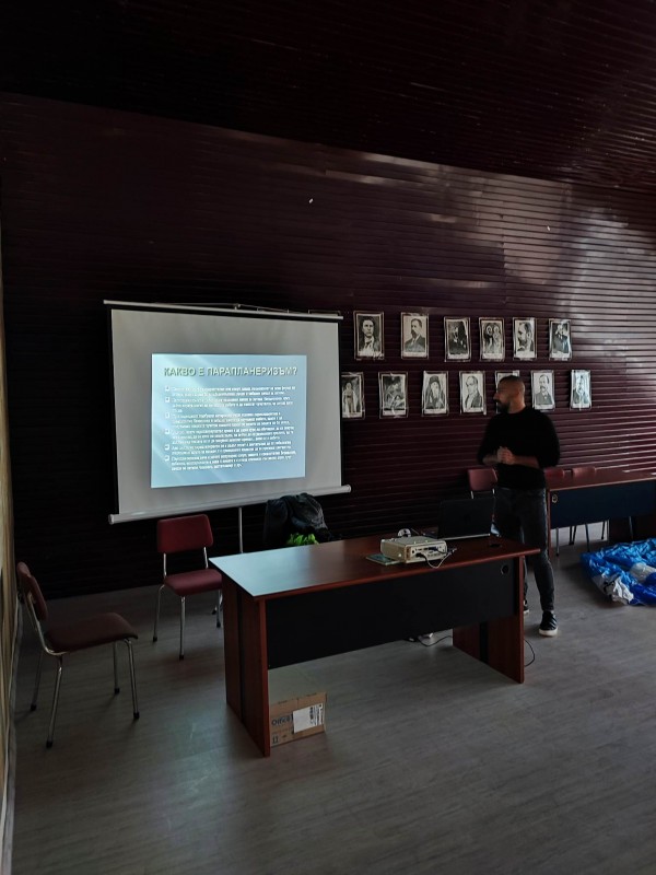 Как един парапланерист “кацна“ в Ръжена