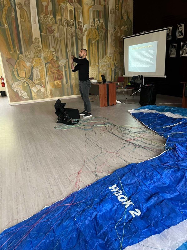 Как един парапланерист “кацна“ в Ръжена