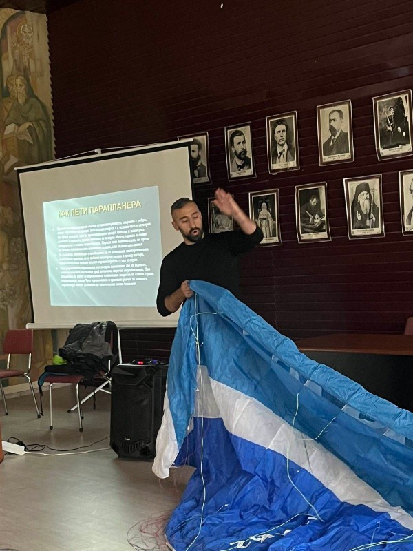 Как един парапланерист “кацна“ в Ръжена