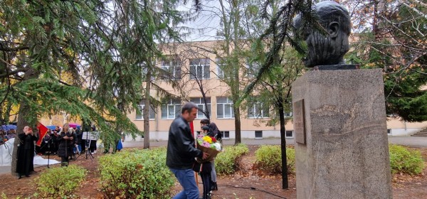 Петко Стайнов – внук: Той много обичаше Казанлък и имате основания да се гордеете с него като ваш съгражданин!