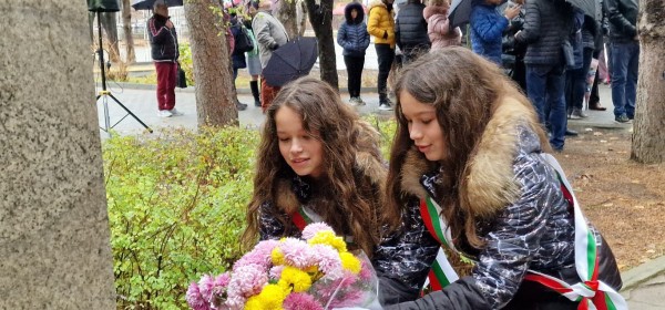 Петко Стайнов – внук: Той много обичаше Казанлък и имате основания да се гордеете с него като ваш съгражданин!