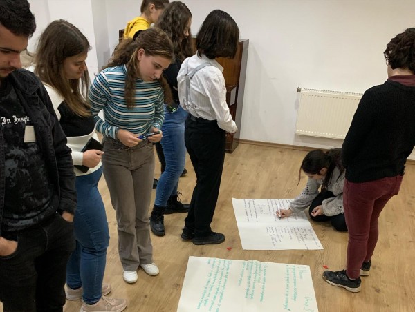 Младежите от МОС се запознаха с проекта “ОбективНО Еко”