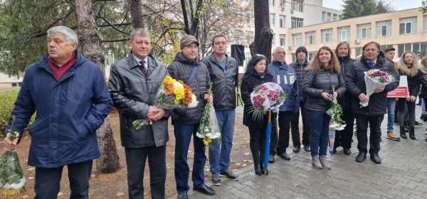 Петко Стайнов – внук: Той много обичаше Казанлък и имате основания да се гордеете с него като ваш съгражданин!