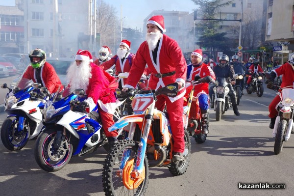 Моторизирани Дядоколедовци отново ще зарадват малчуганите на Казанлък