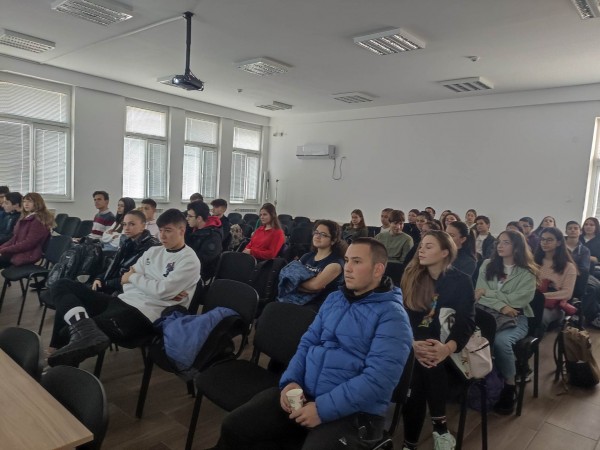 Доброволците на “Взаимопомощ“ гостуваха на ППМГ „Никола Обрешков“ 