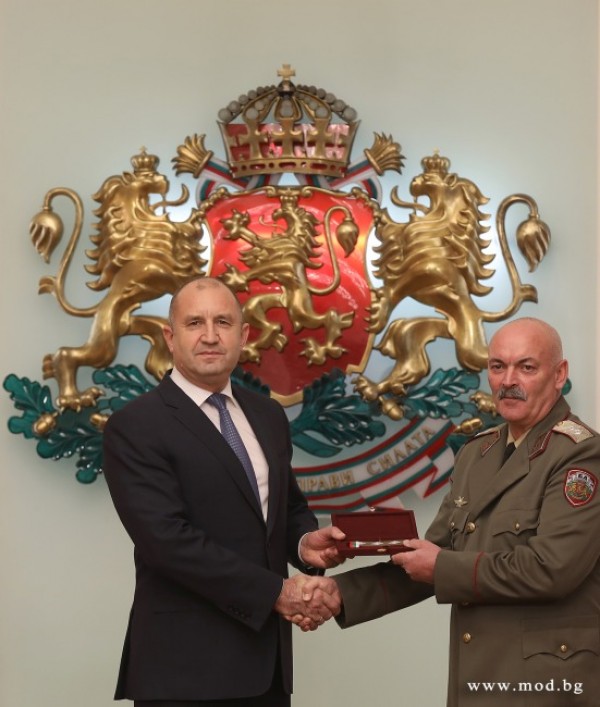 Бригаден генерал Деян Дешков застава начело на Сухопътните войски