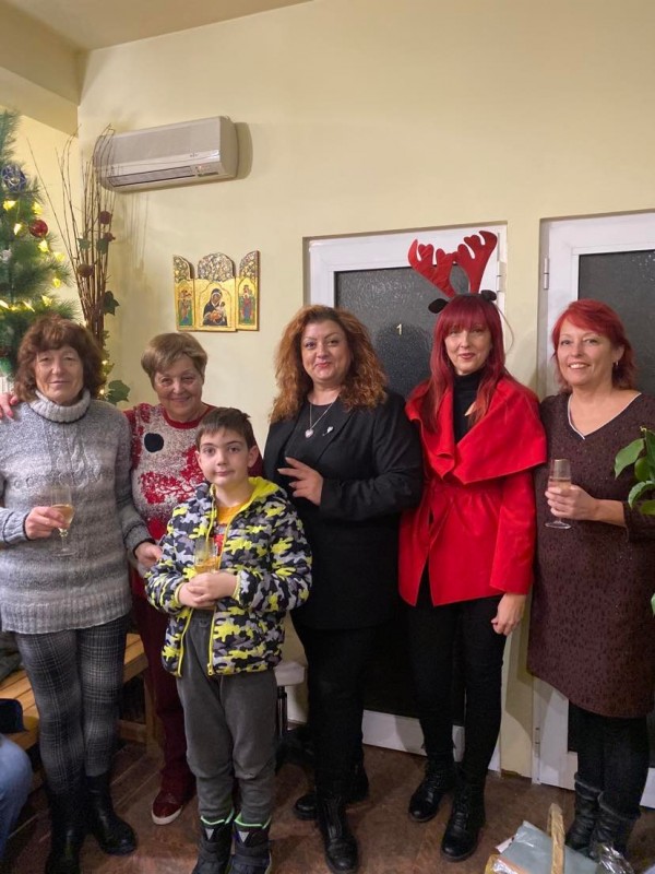 Коледа в клуб Хармония СПА - партита, подаръци и благородни каузи