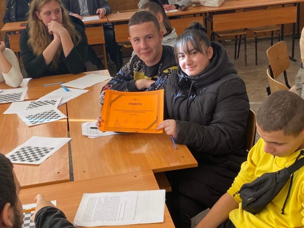 Бинарен урок в ПХГ „Св. Св. Кирил и Методий“ с учителите Светла Димова и Димитър Василев