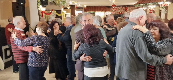 Кметът на Казанлък към златните двойки: Вие сте достойни казанлъчани, хора и семейства за пример