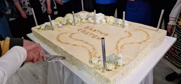 Кметът на Казанлък към златните двойки: Вие сте достойни казанлъчани, хора и семейства за пример