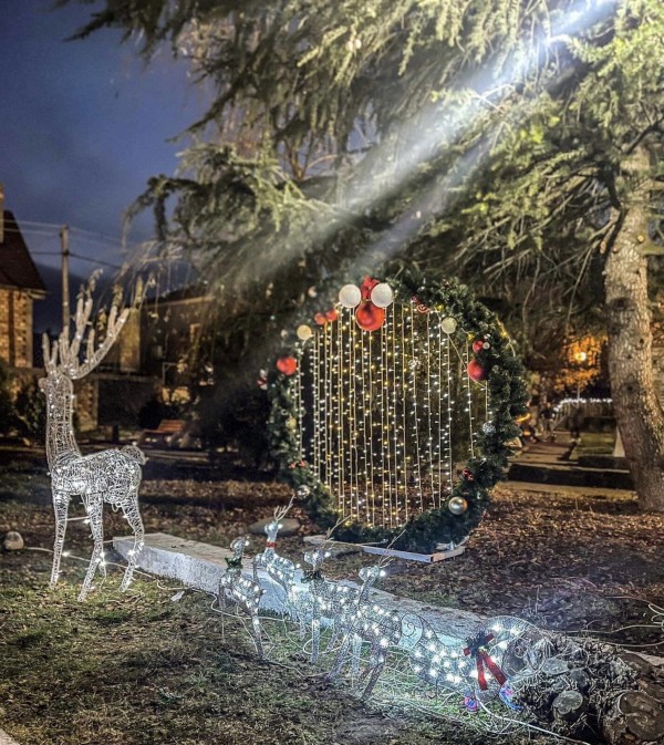 Кметът на с. Копринка лично изработи част от коледната украса в селото