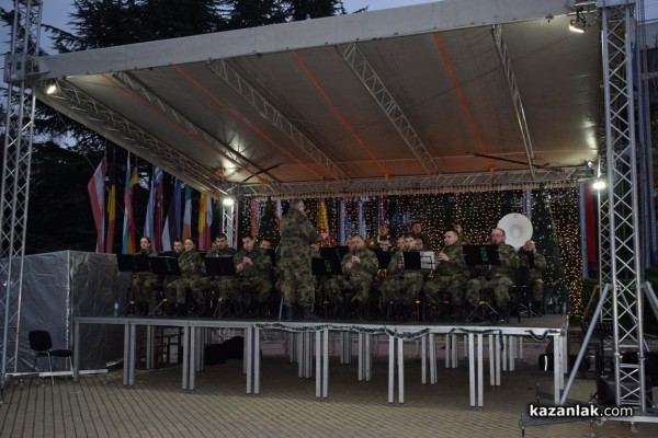 Празничен концерт на военни духови оркестри